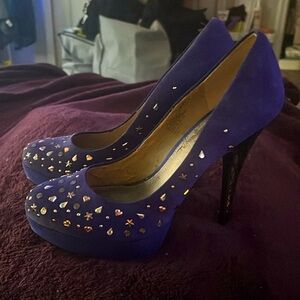 Blue pumps!!